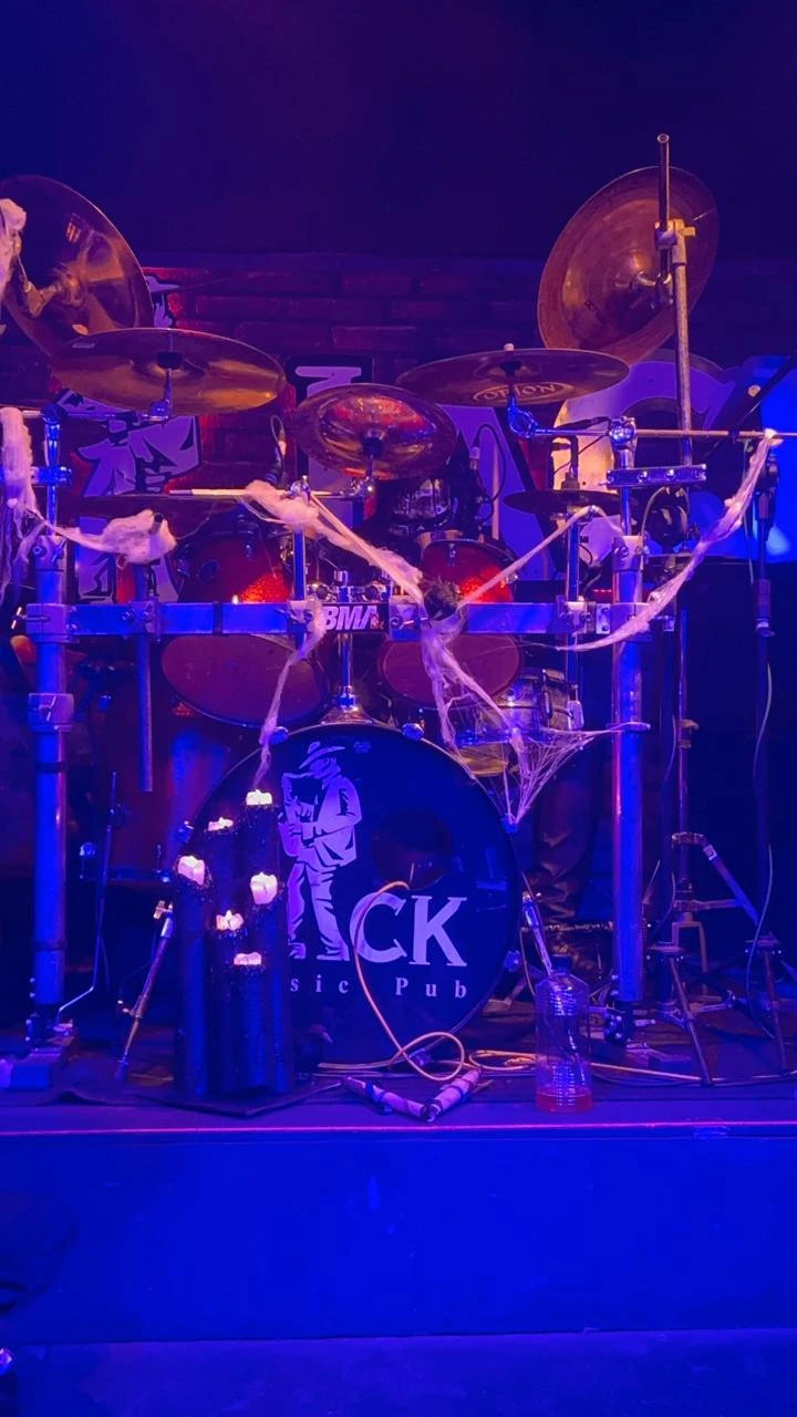 The Professor com sua bateria